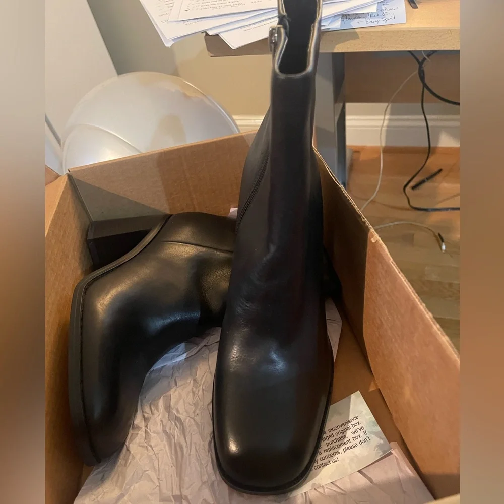 Marc fisher black genuine leather chunk heel  boots 10M